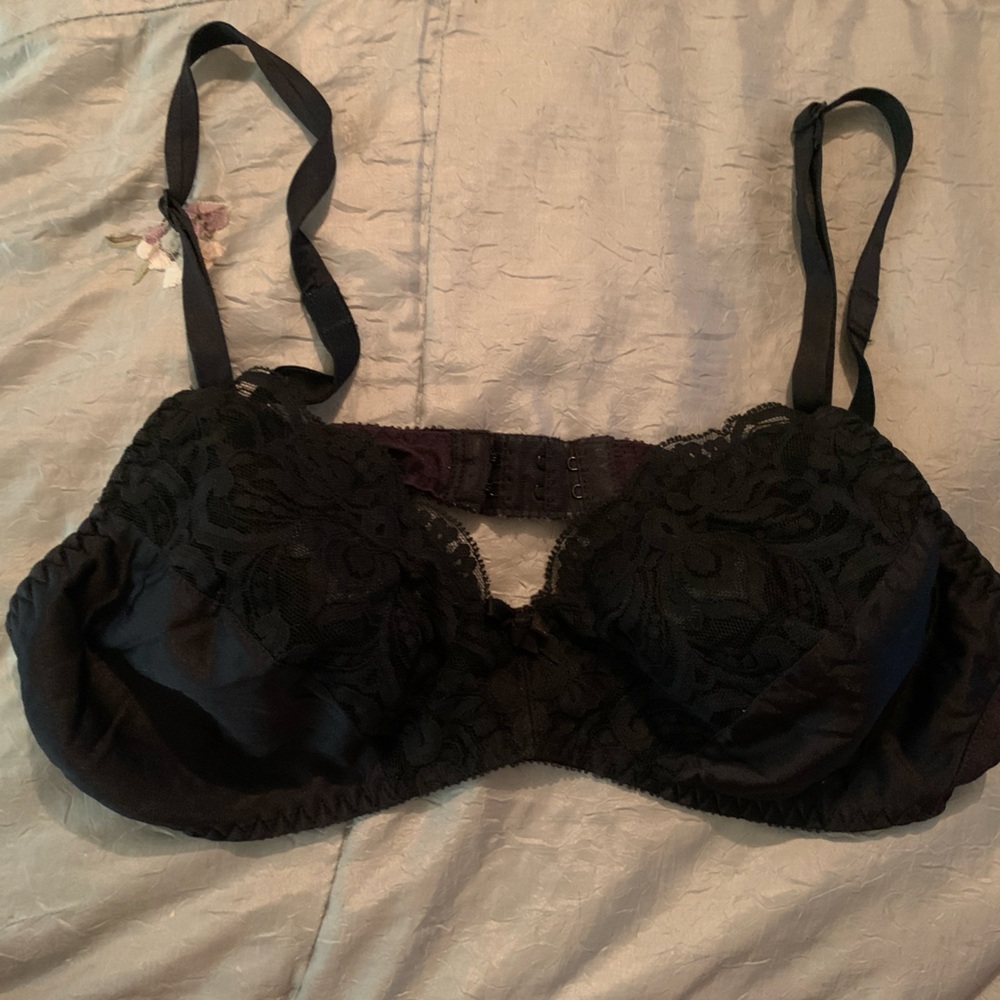 ❤️3/$30 Comfy black bra size 36 C
